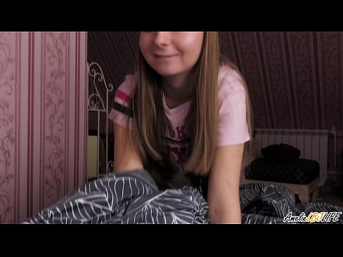 ❤️ Blonde Sucks her Best Friend Deeply και παίρνει σπέρμα στο στόμα της ️ Όμορφο πορνό ️